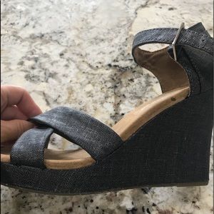 Toms Wedges- size 7